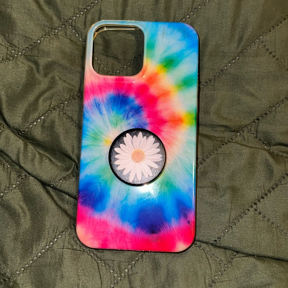 iPhone 13 Pro Max case and pop socket